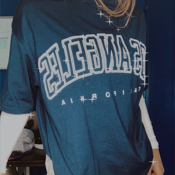 Oversize T - Picture 2 of 2